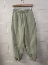Load image into Gallery viewer, Pants Size Medium
