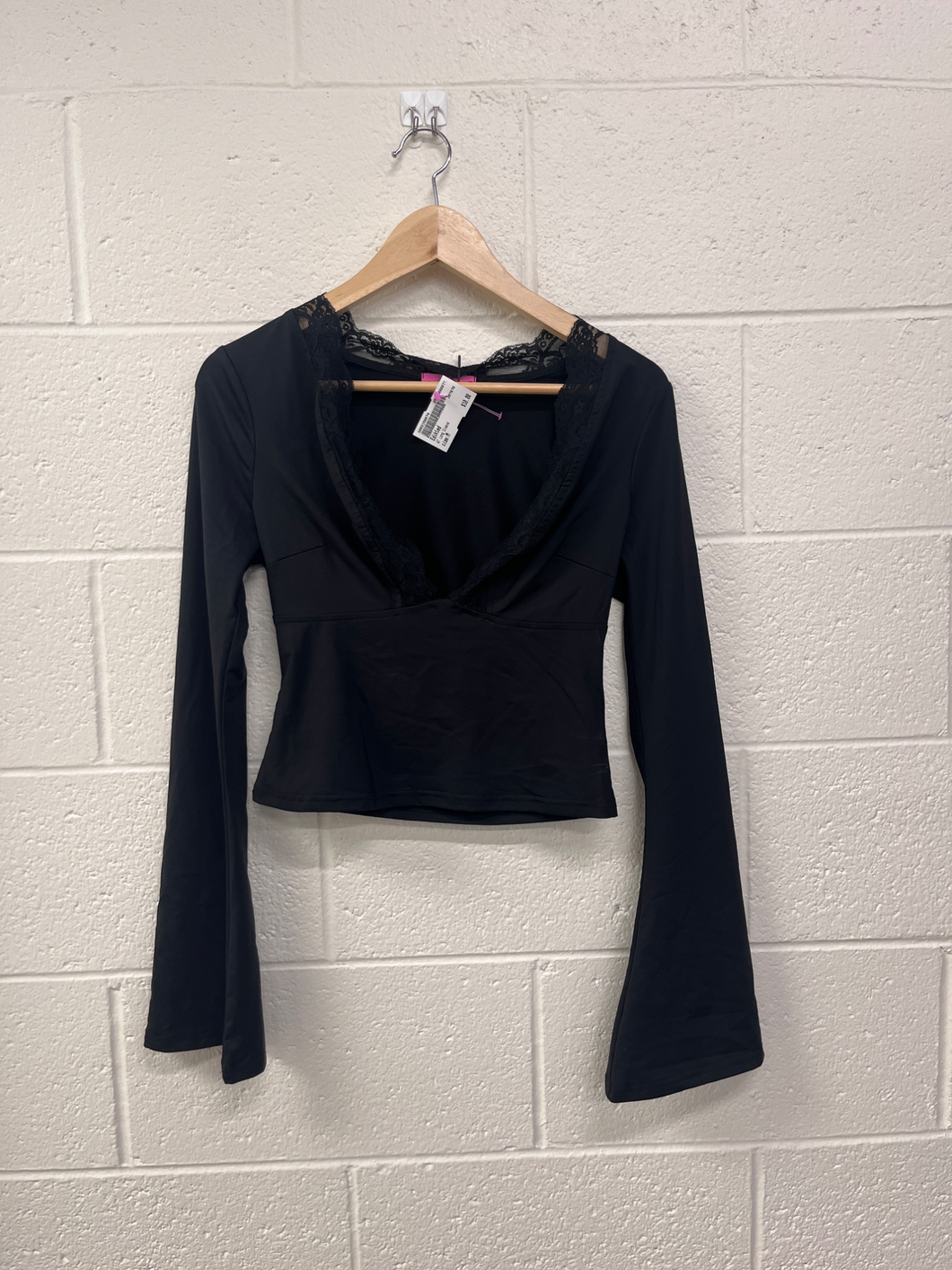 Edikted Long Sleeve Top Size Medium