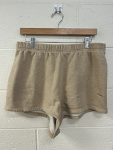 Load image into Gallery viewer, Tna Shorts Size 9/10
