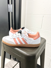 Load image into Gallery viewer, Adidas Womens Athletic Shoes Womens 8.5
