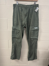 Load image into Gallery viewer, Young La Pants Size 34
