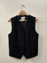 Load image into Gallery viewer, Babaton Tank Top Size Medium
