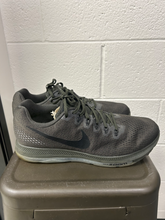 Load image into Gallery viewer, Nike Mens Athletic Shoes Mens 11.5
