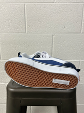 Load image into Gallery viewer, Vans Casual Shoes Mens 11
