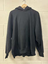 Load image into Gallery viewer, Aritzia Sweatshirt Size Large
