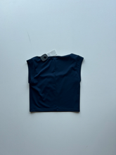 Load image into Gallery viewer, Gym Shark Athletic Top Size Small

