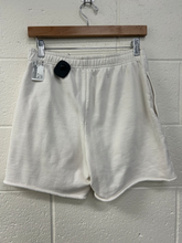 Load image into Gallery viewer, Boys Lie Shorts Size Small
