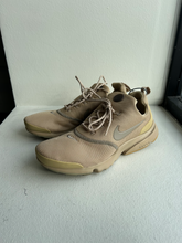 Load image into Gallery viewer, Nike Mens Athletic Shoes Mens 9.5
