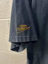 Load image into Gallery viewer, Nike Short Sleeve Top Size Extra Large
