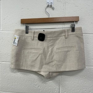 Lioness Shorts Size Small