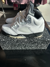 Load image into Gallery viewer, Jordan Mens Athletic Shoes Mens 13
