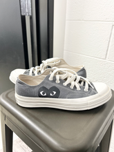Load image into Gallery viewer, Converse Casual Shoes Womens 8
