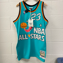 Load image into Gallery viewer, Mitchell &amp; Ness Short Sleeve Top Size Extra Large
