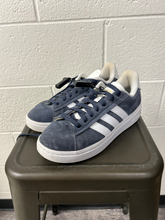 Load image into Gallery viewer, Adidas Womens Athletic Shoes Womens 8.5
