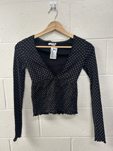 Load image into Gallery viewer, Kimchi And Blue Long Sleeve Top Size Extra Small
