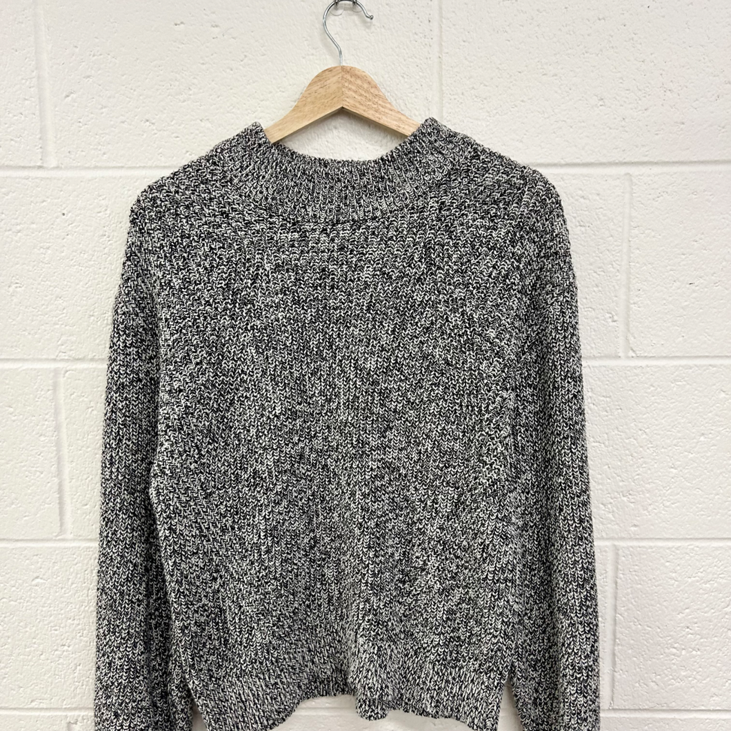 H & M Sweater Size Medium