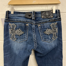 Load image into Gallery viewer, Miss Me Denim Size 5/6 (28)
