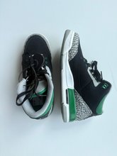 Load image into Gallery viewer, Jordan Womens Athletic Shoes Womens 8
