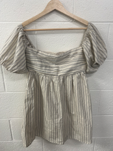 Load image into Gallery viewer, Abercrombie &amp; Fitch Dress Size Small
