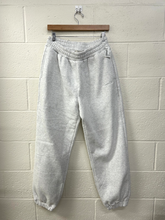 Load image into Gallery viewer, Comfrt Pants Size 11/12 (31)
