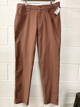Load image into Gallery viewer, Lulu Lemon Pants Size 35
